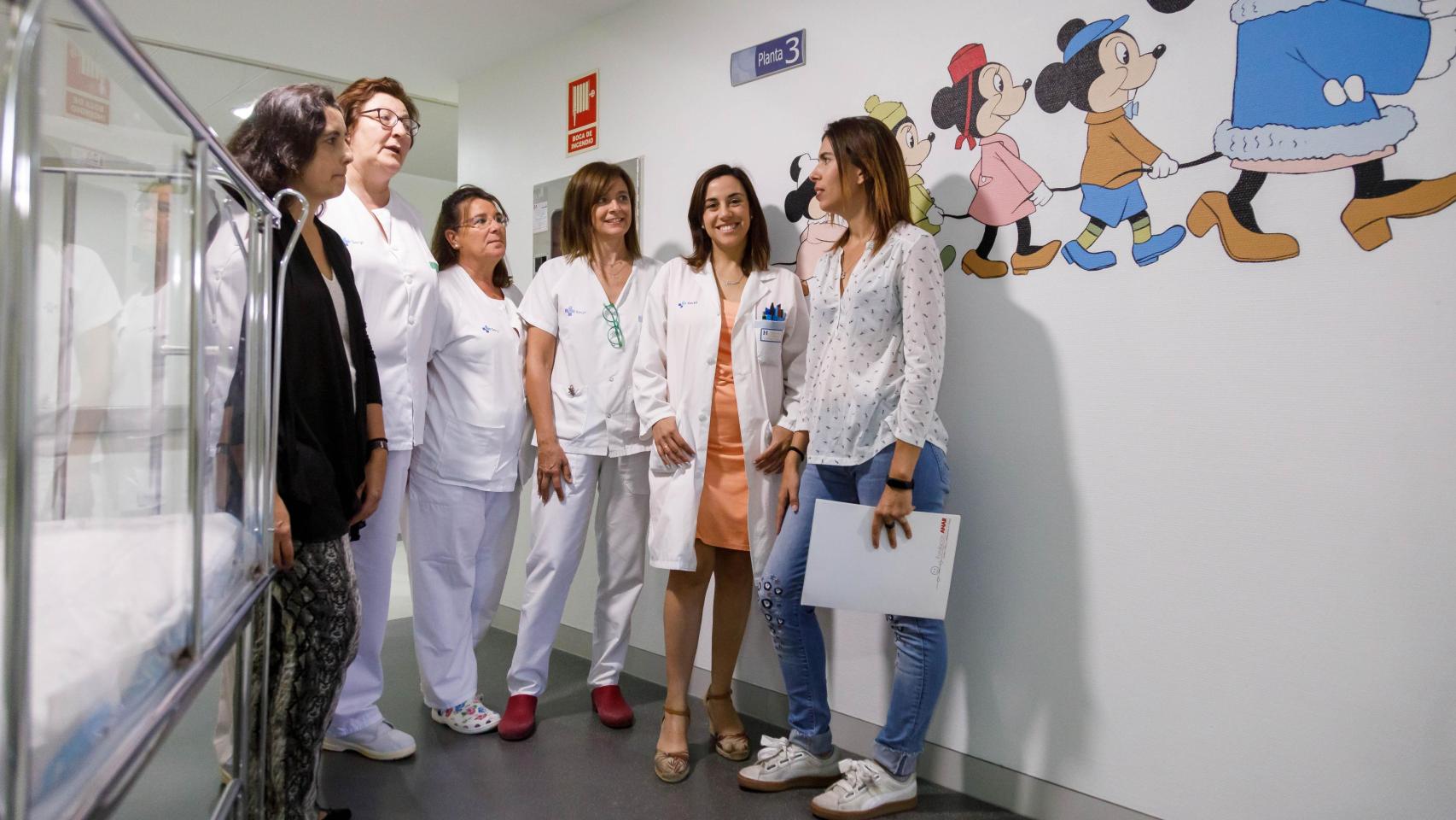 Enfermeras y auxiliares de la planta de pediatría del Hospital General de Segovia.
