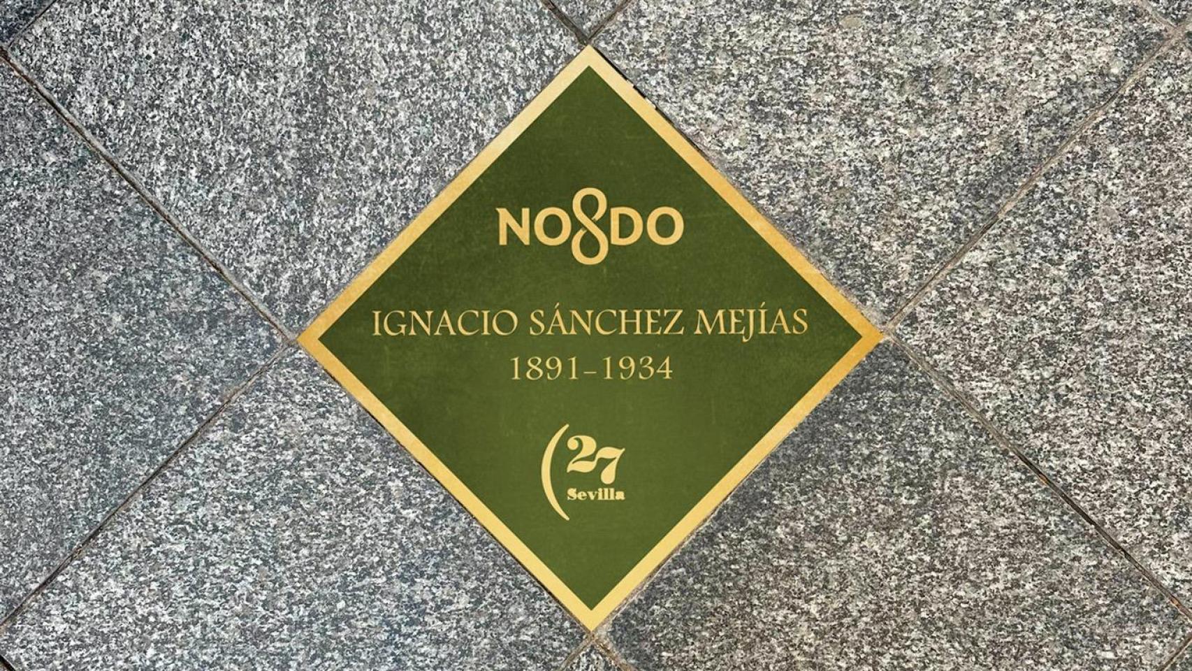 Imagen de la primera placa dedicada a Ignacio Sánchez Mejías