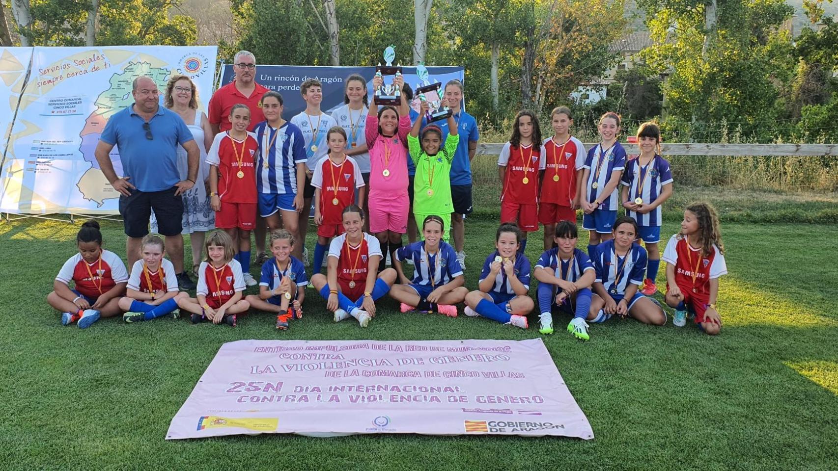 Uno de los partidos disputados el año pasado dentro del Torneo de Fútbol Comarca Cinco Villas en Uncastillo.