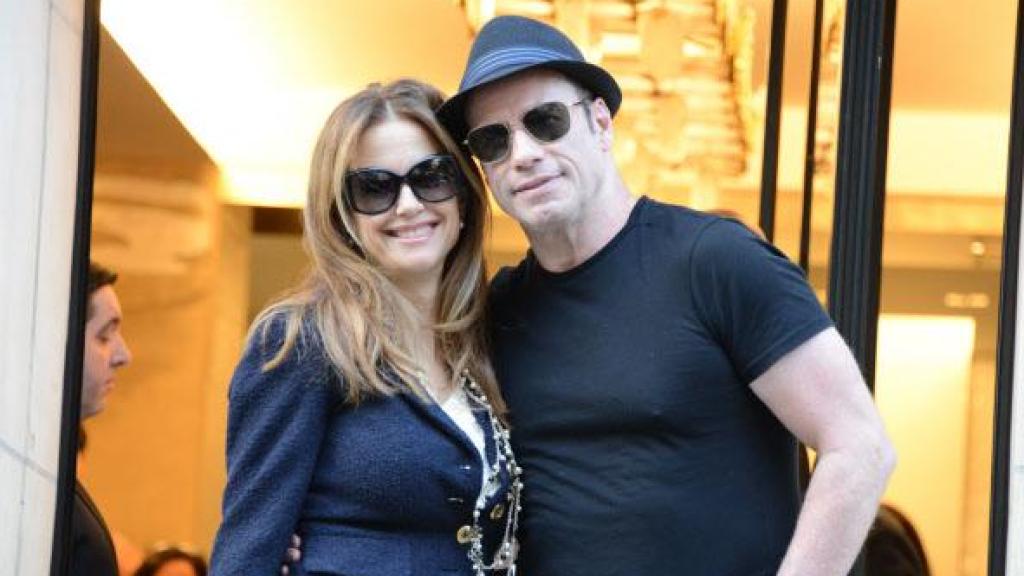 John Travolta, con Kelly Preston, en París, en 2012.
