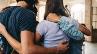 manuel-joven-21-cuidar-hermanos