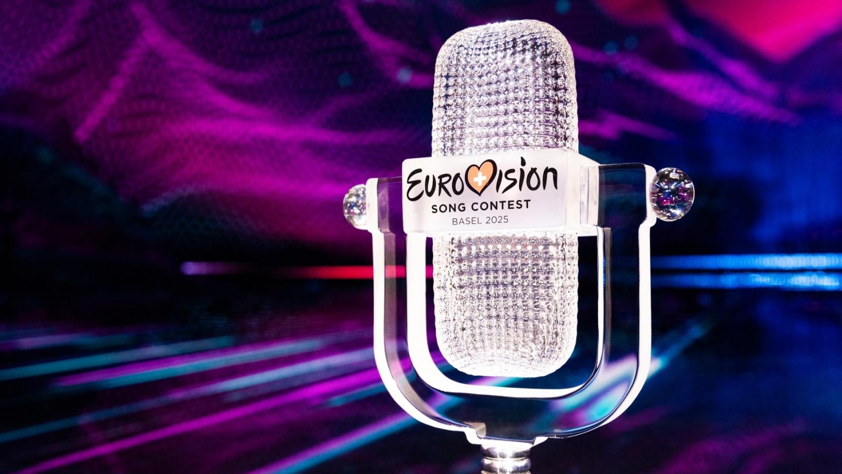El Micrófono de Cristal, trofeo del Festival de Eurovisión, en el estadio St. Jakobshalle de Basilea, Suiza.