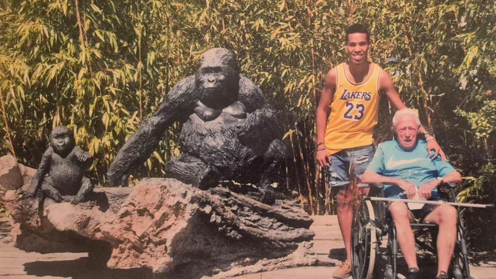 Jesús Hurtado, hijo y padre, durante una excursión.
