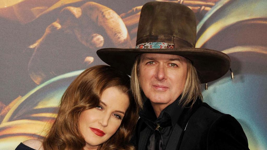 Lisa Marie Presley, con el guitarrista y productor Michael Lockwood, el último de sus maridos, en 2015.