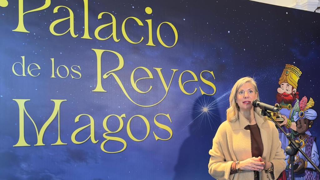 La concejala de Educación y Cultura, Irene Carvajal, ha inaugurado esta mañana la instalación 'El palacio de los Reyes Magos' en la Sala de Exposiciones de Las Francesas