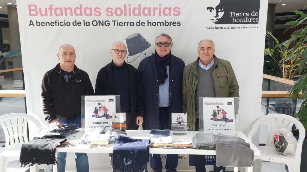 Presentación de la campaña Bufandas solidarias.