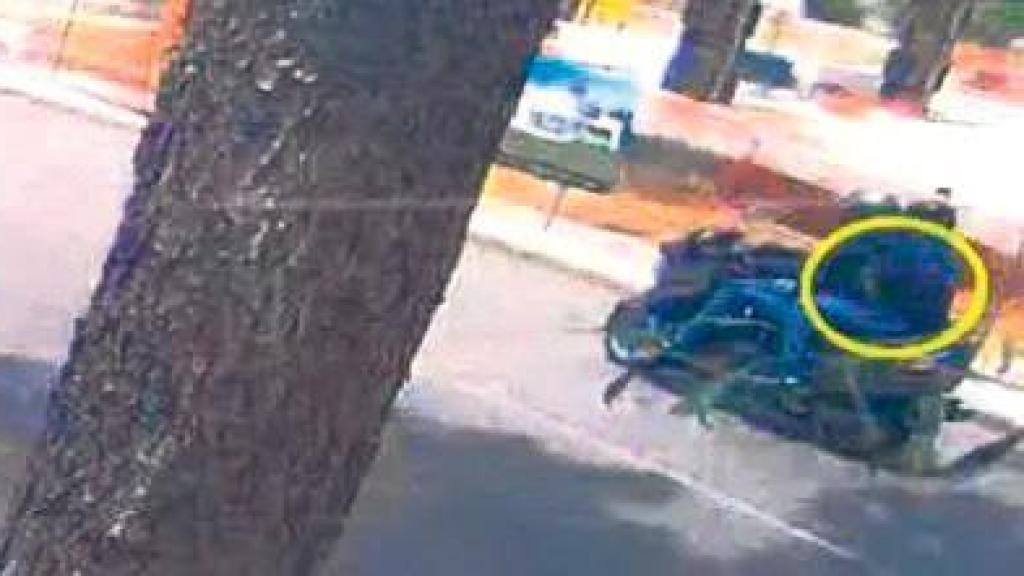 La moto en la que iban los sicarios que mataron a un narco en Marbella.