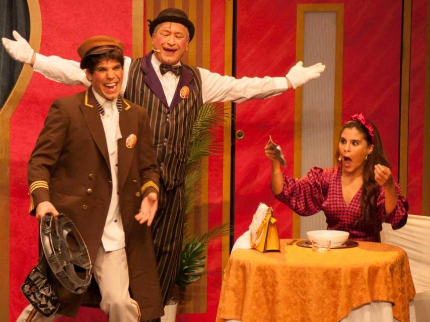 Padre e hijos en la producción Hotel Maravilla