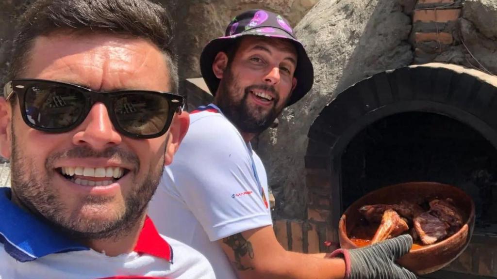 Nano construyó el horno de leña durante la pandemia