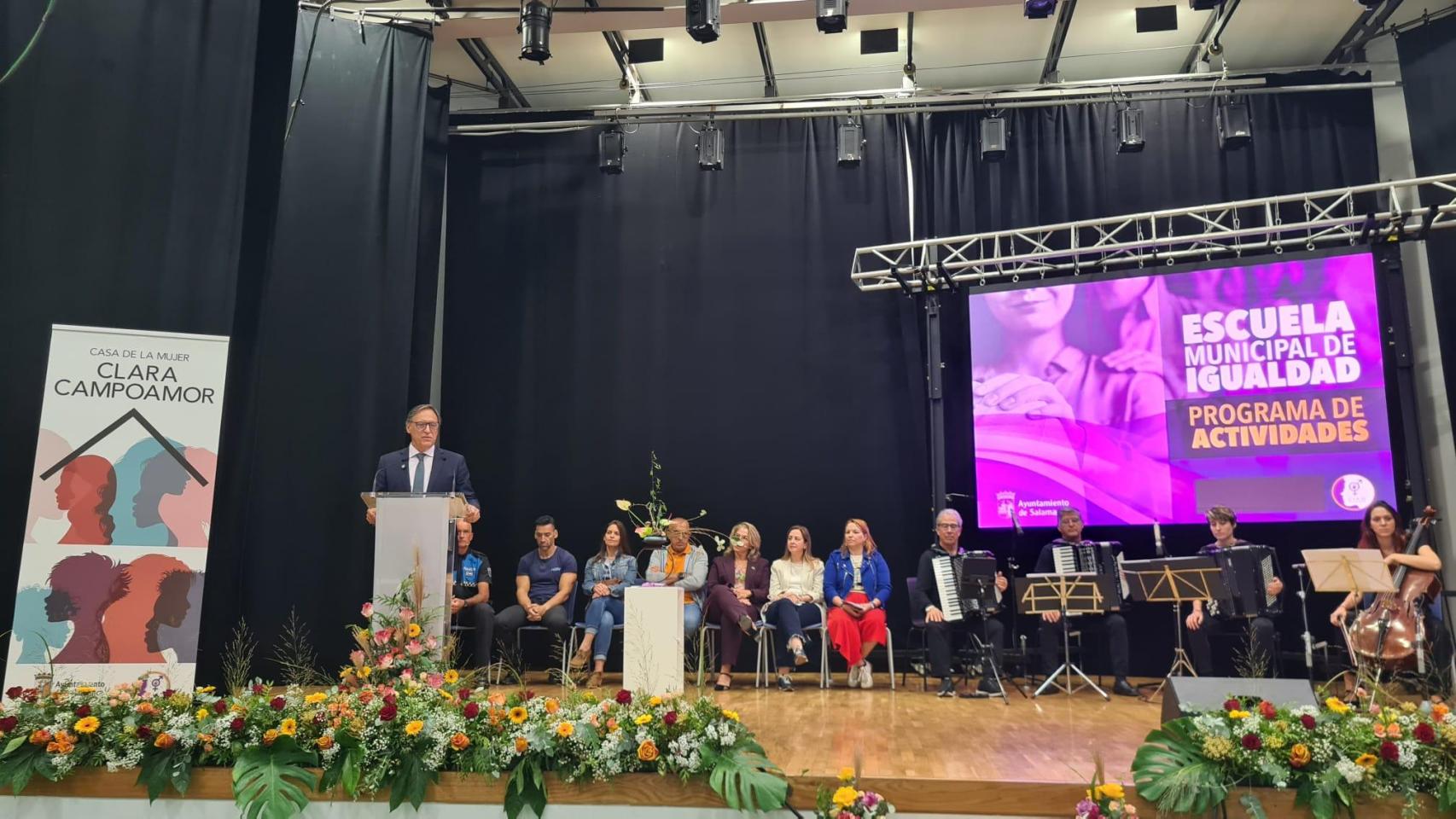 Carlos García Carbayo en la apertura de la Escuela Municipal de Igualdad