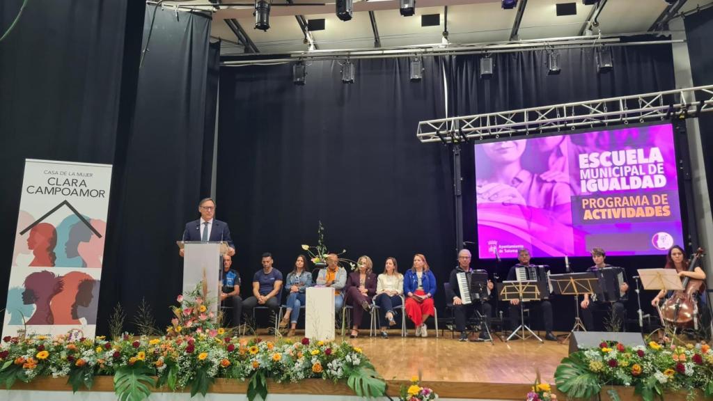 Carlos García Carbayo en la apertura de la Escuela Municipal de Igualdad