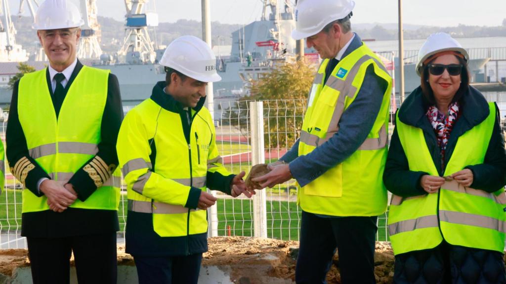 Rey Varela junto a Alfonso Rueda y Margarita Robles.