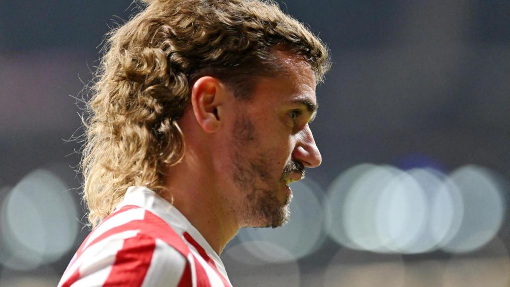 Griezmann, durante el partido ante el Oviedo en el Metropolitano.