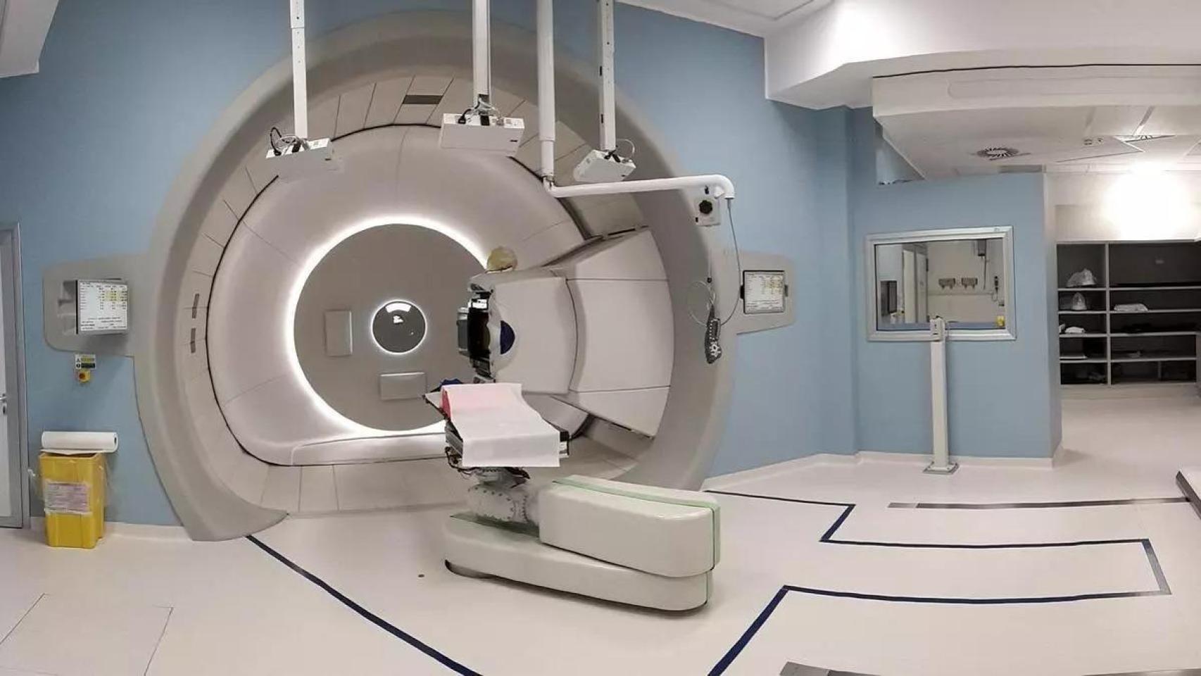 Imagen de un equipo de protonterapia.