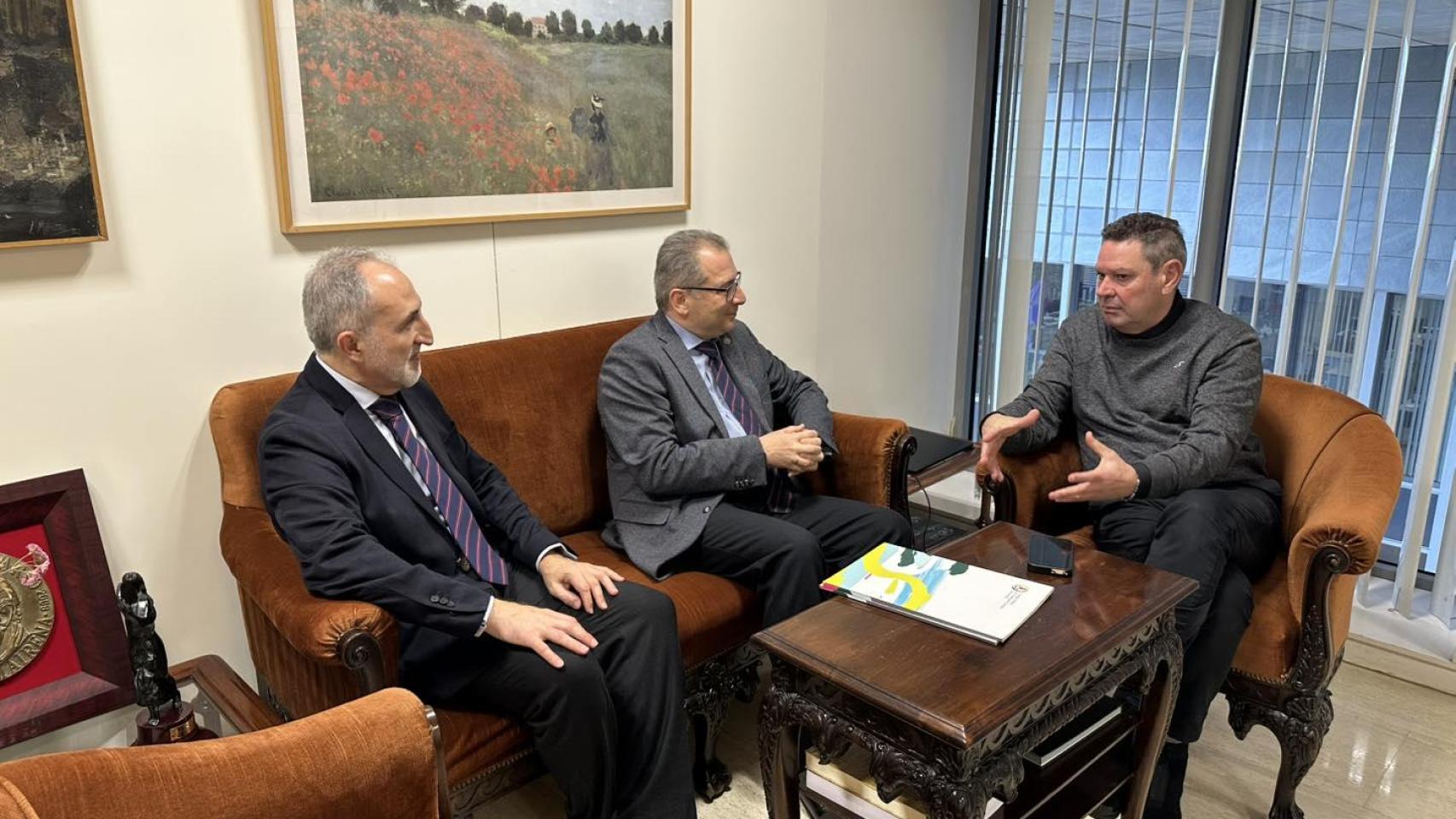 Demetrio Pérez, a la derecha de la imagen.