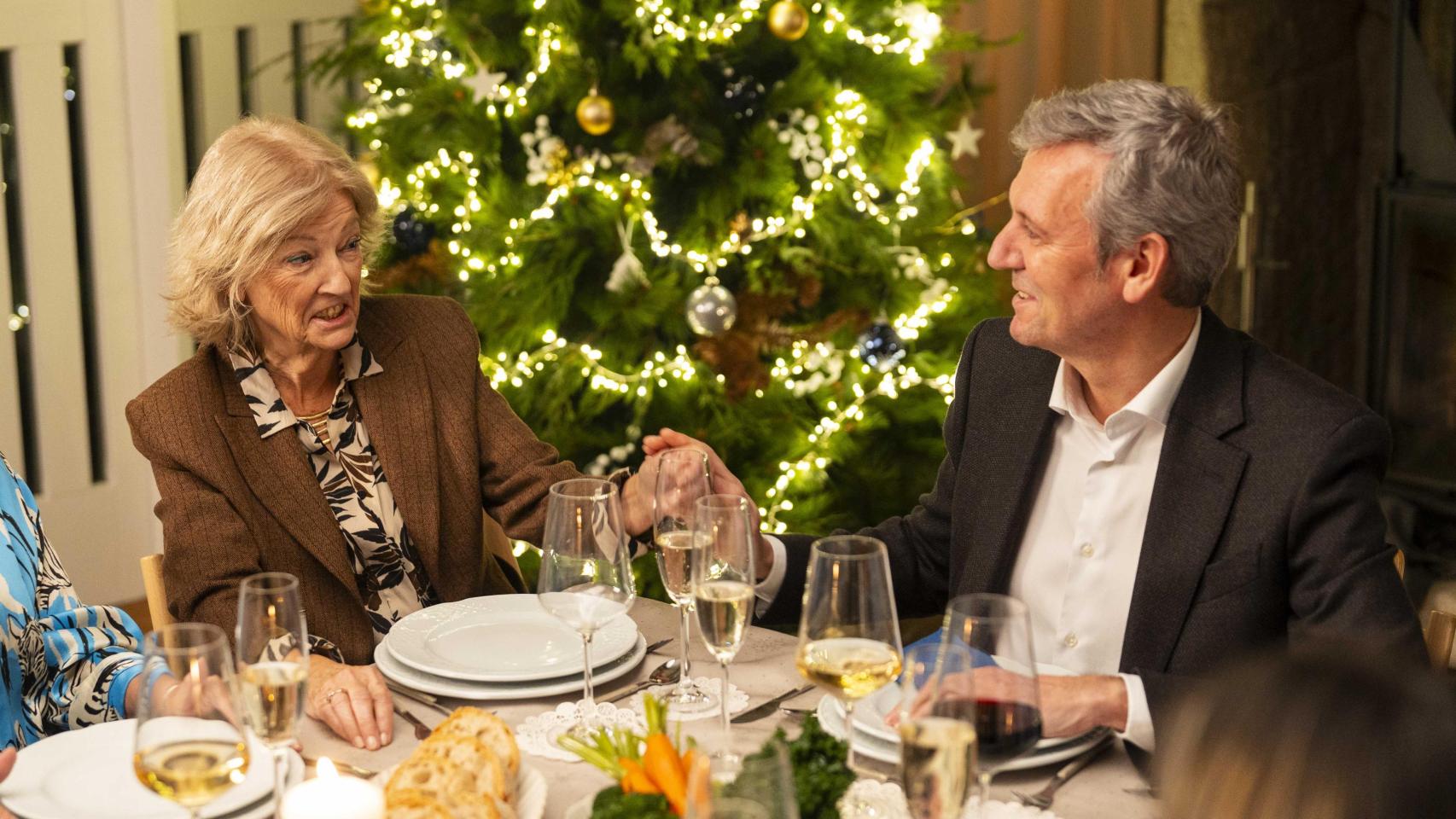 Rueda con su madre en el vídeo publicado por Navidad
