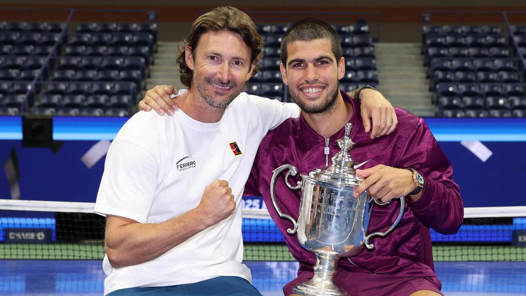 Juan Carlos Ferrero junto a Carlos Alcaraz, tras la conquista del US Open 2025