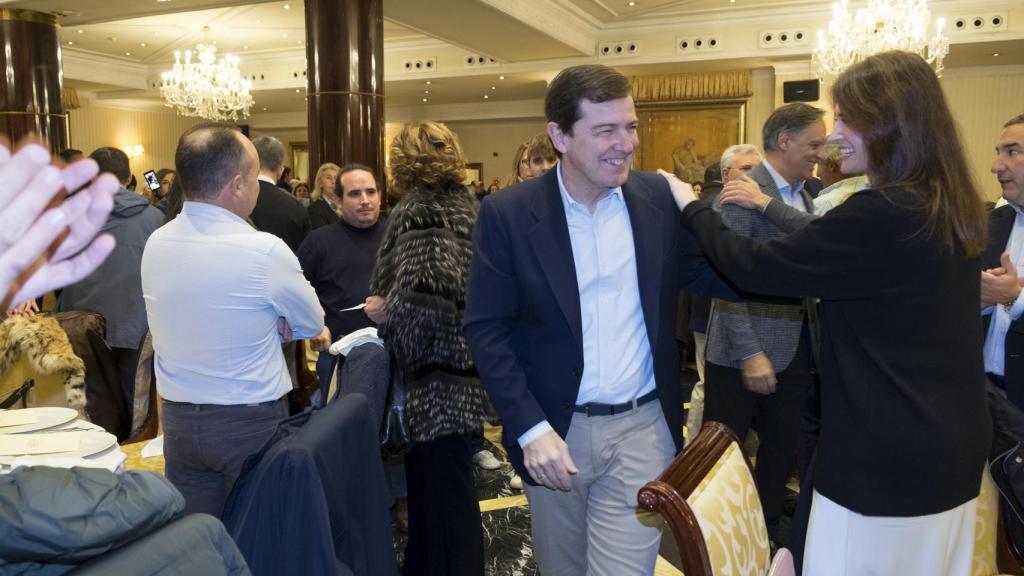 O Presidente do Partido Popular de Castela e Leão, Alfonso Fernández Manueco, encerra a reunião da comissão executiva da província de Salamanca.