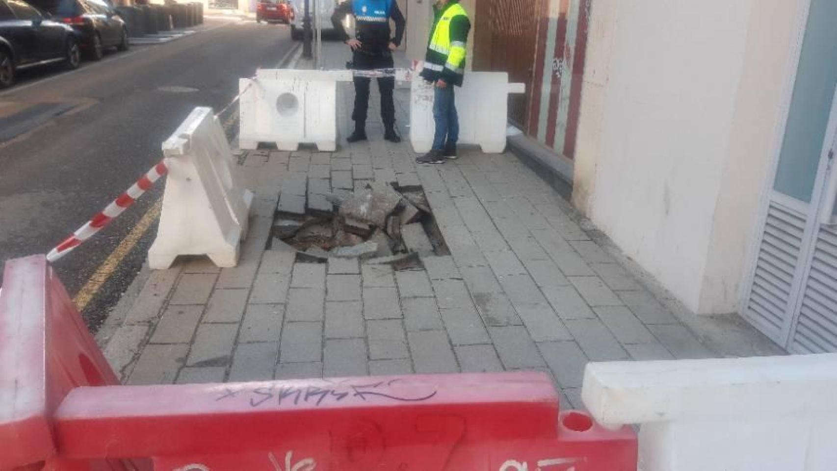 Socavón en la calle San Pablo