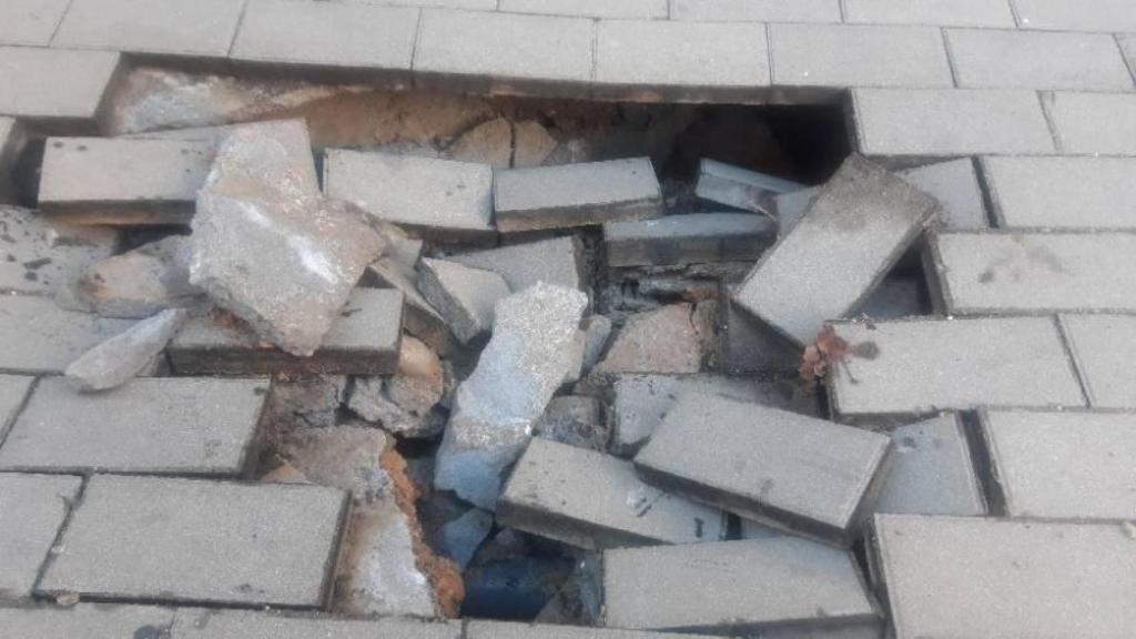 Socavón en la calle San Pablo