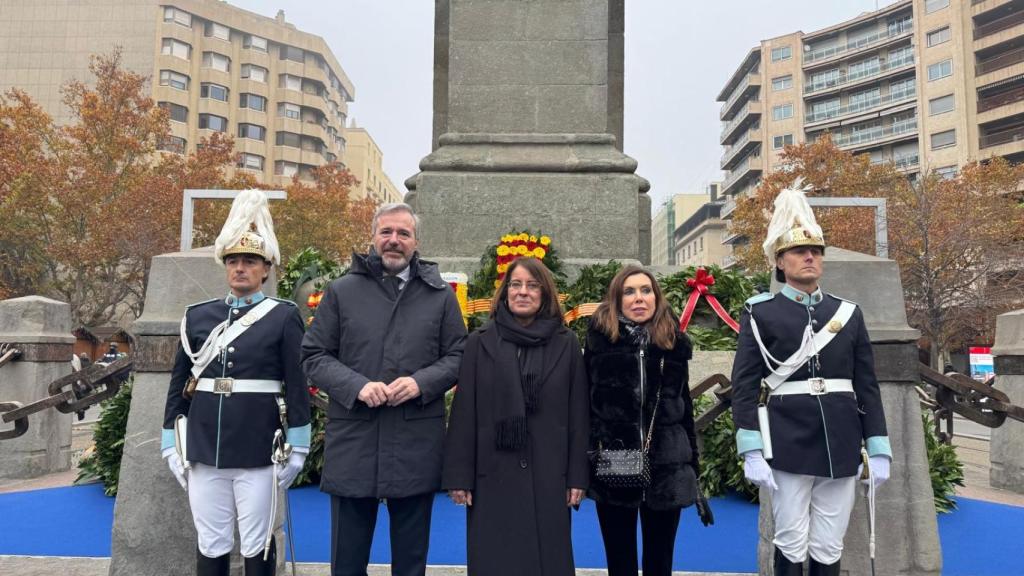 Jorge Azcón, Concepción Gimeno y Marta Fernández en el homenaje al Justicia Juan de Lanuza V.