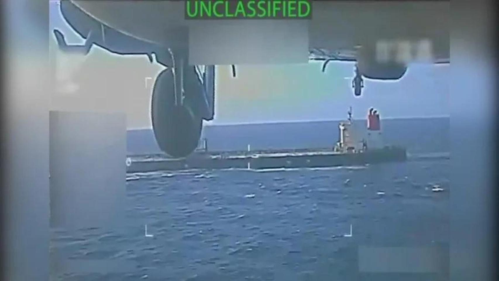 Captura de un video publicado por la fiscal general de EE.UU. en la red social X del buque petrolero incautado por Estados Unidos