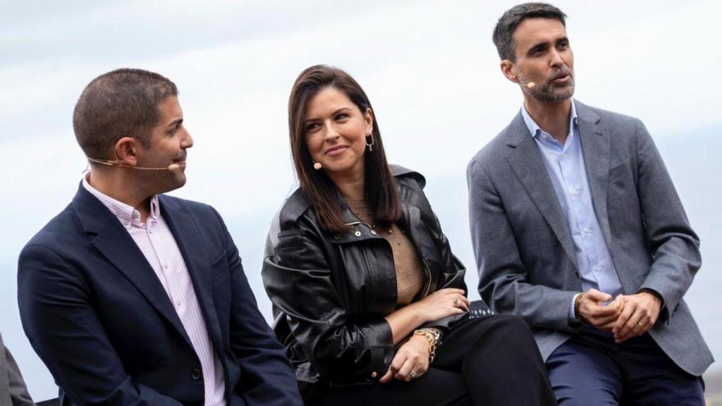 Eloísa González, Elvis Sanfiel y Mayer Trujillo en la presentación de las Campanadas 2025 de TV Canarias.