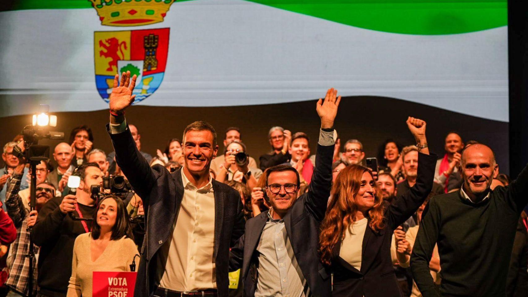 Última hora, elecciones de Extremadura 2025 | Comienza la jornada electoral que marca el rumbo de lo que podría ocurrir en el resto del país