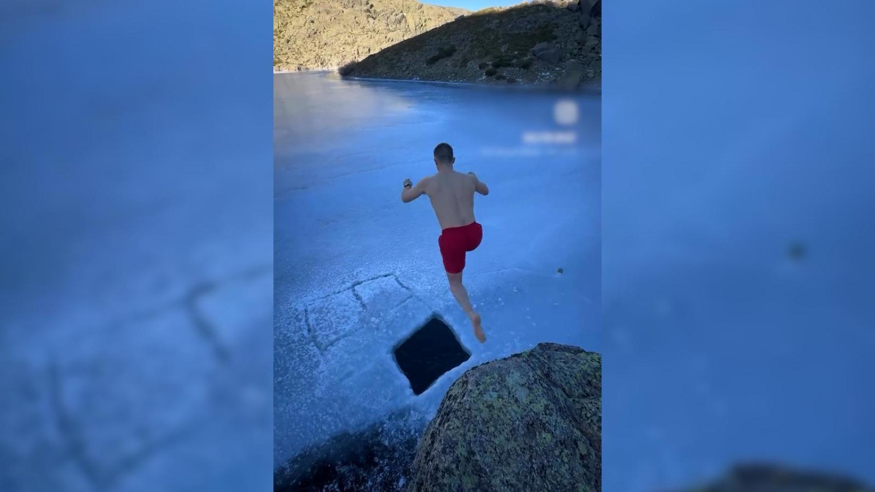 Influencer en una de las imágenes de sus vídeos