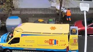 Ambulancia en el lugar del crimen