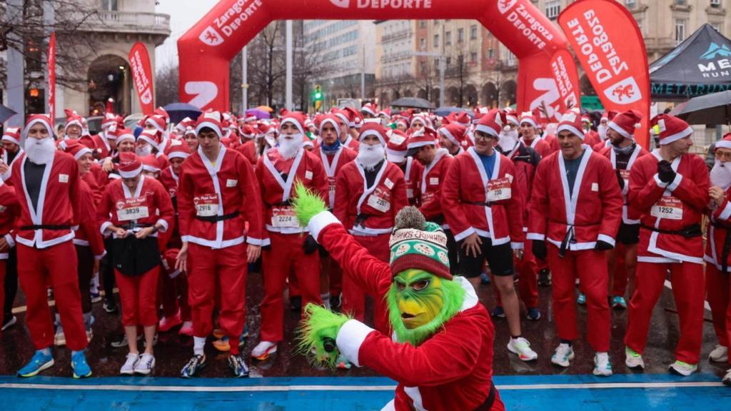 Carrera de Papa Noel en Zaragoza.