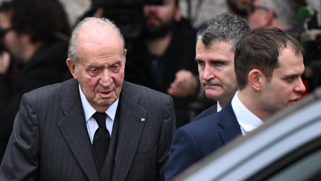 El rey Juan Carlos, en el funeral de su amigo Karin Agha Khan IV en Lisboa, este domingo, 21 de diciembre.