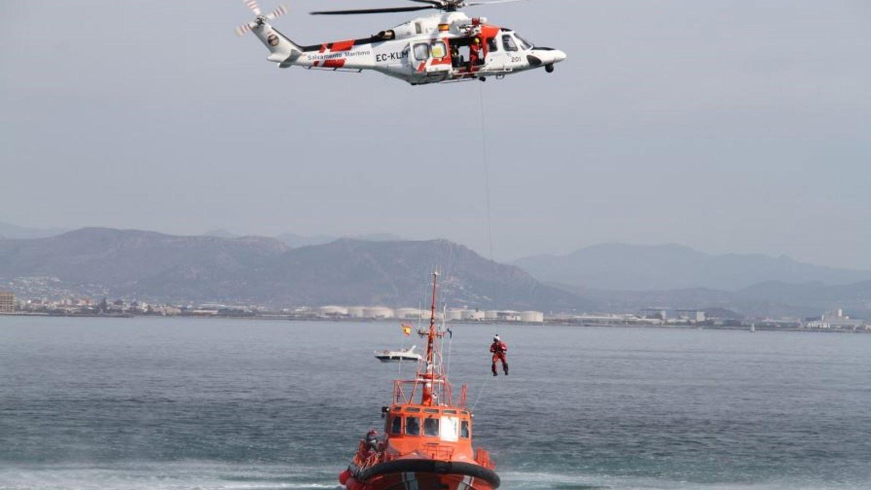 Archivo - Unidad aérea de Salvamento Marítimo