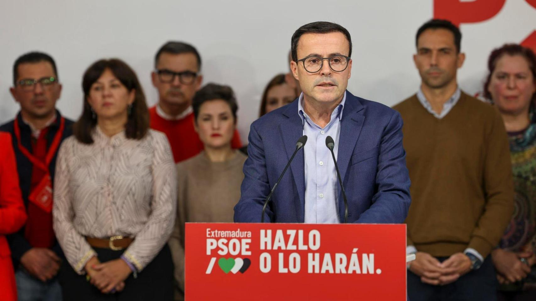 Miguel Ángel Gallardo, este domingo ante la prensa, haciendo su valoración de las elecciones.