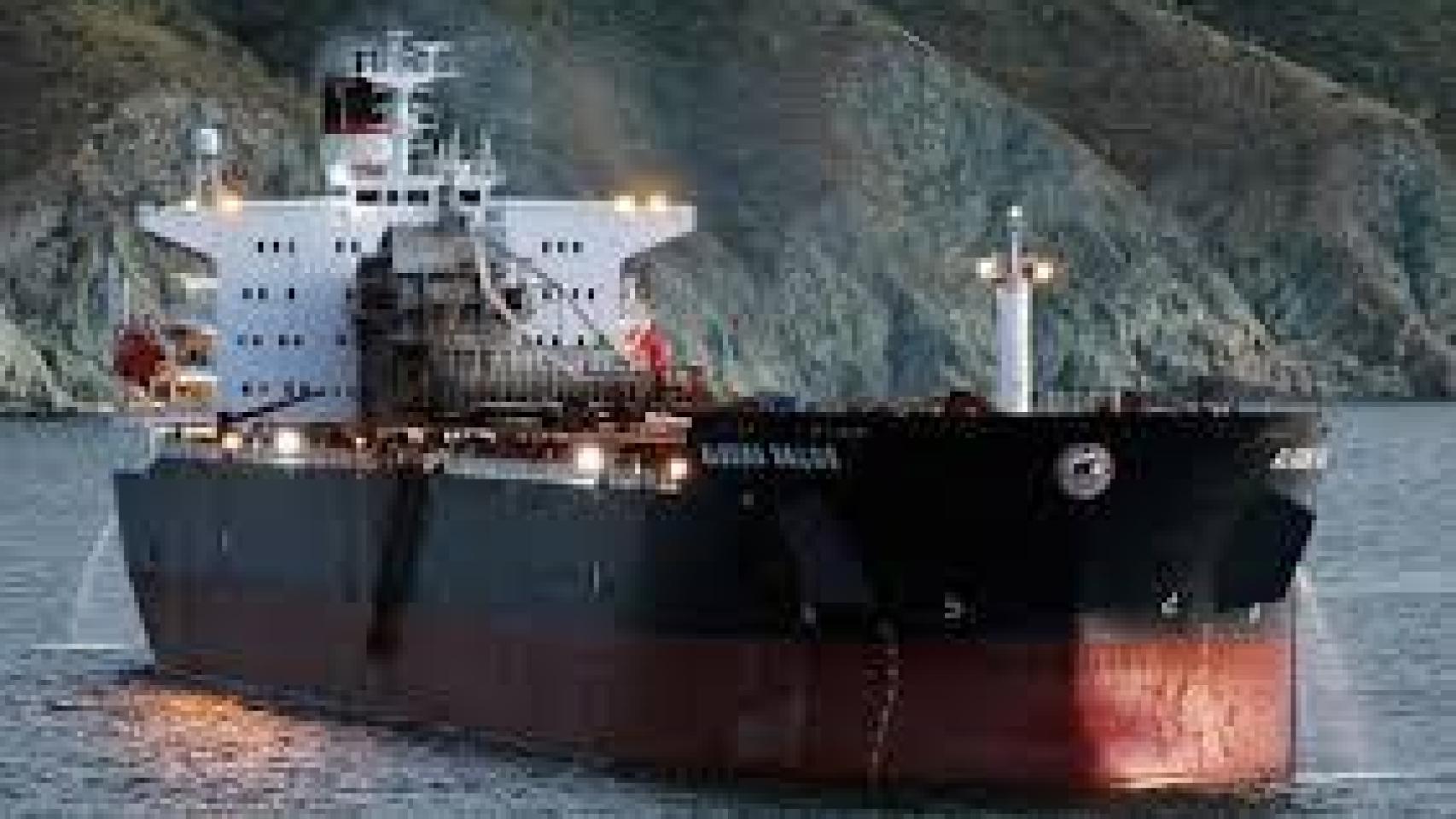 Venezuela anuncia que un buque de Chevron cargado de crudo ha zarpado en medio de las tensiones con EEUU