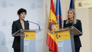 Elma Saiz y Milagros Tolón.