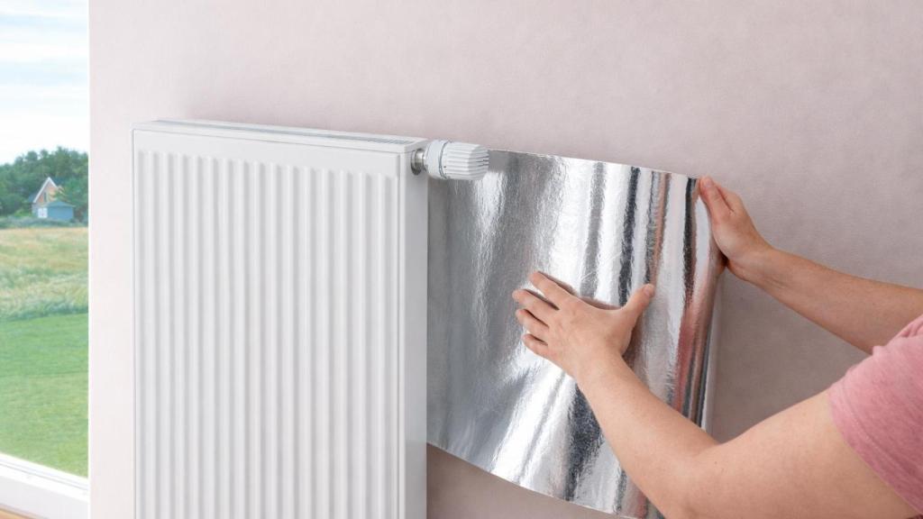 Aluminio detrás del radiador.