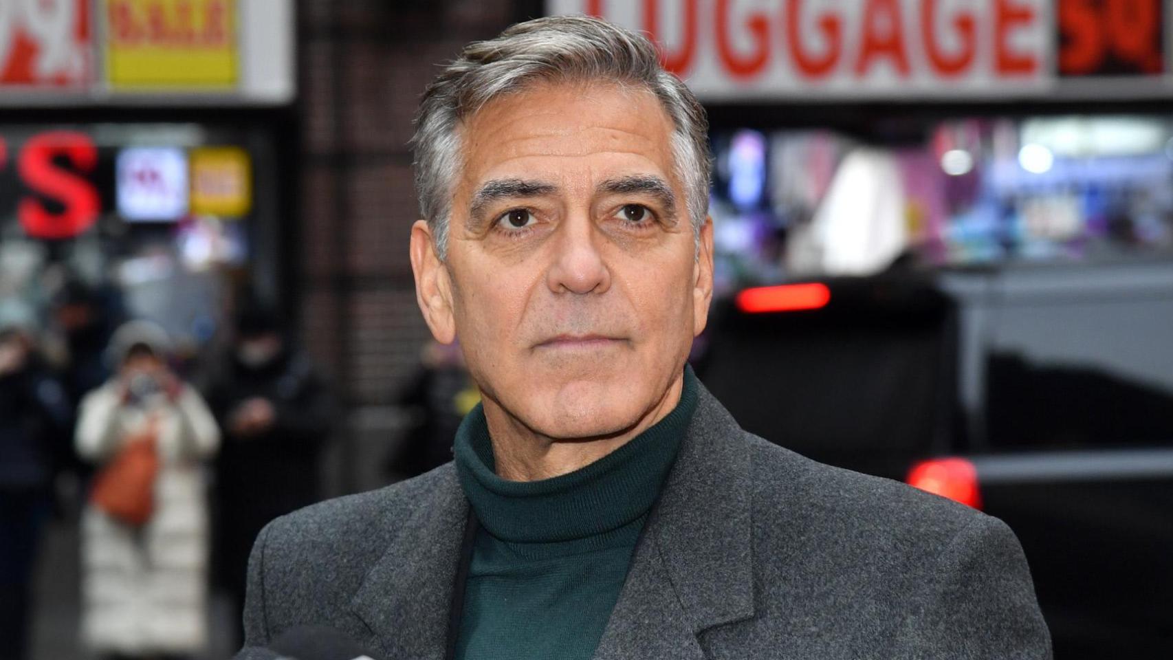 George Clooney en un acto en plena calle en Estados Unidos.