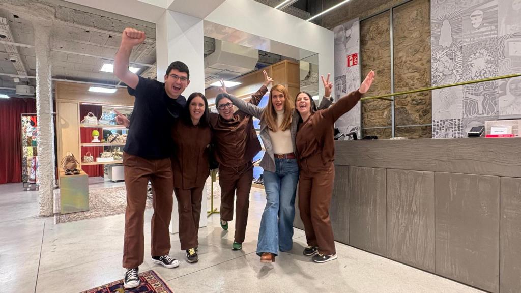 Trabajadores de la tienda de Bimba y Lola de la calle Urzáiz de Vigo