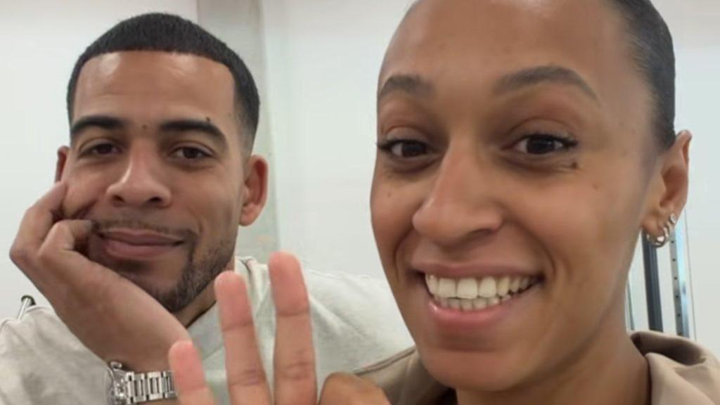 Ana Peleteiro, junto a su pareja Benjamin Compaoré