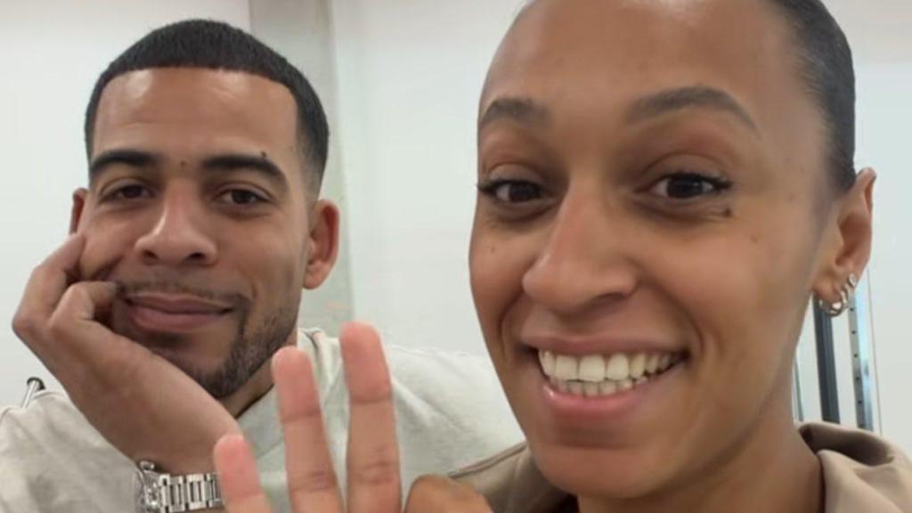 Ana Peleteiro, junto a su pareja Benjamin Compaoré