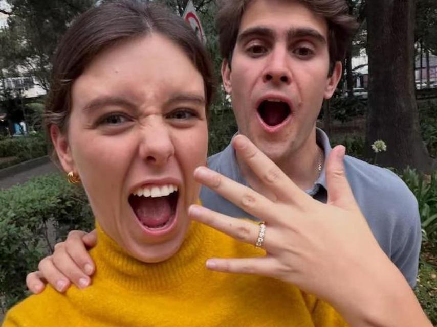 Manuela, wearing her engagement ring.