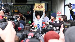 Workers of Administration No. 246 in Madrid make statements to the media after selling 16 sets of 79,432, which was the number assigned to the 'Gordo' of the Christmas lottery draw.