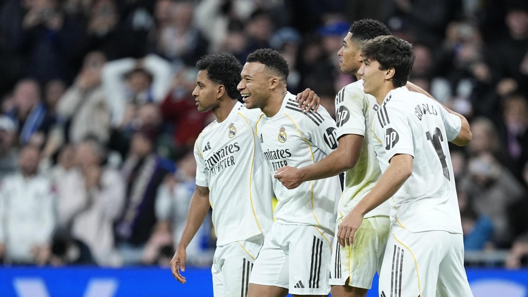 Los jugadores del Real Madrid celebran un gol