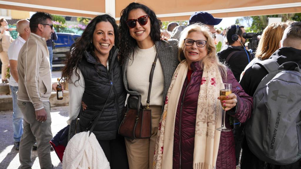 Agraciadas con el Gordo del Sorteo Extraordinario de la Lotería de Navidad, comprado en el Restaurante El Leonés en Marbella