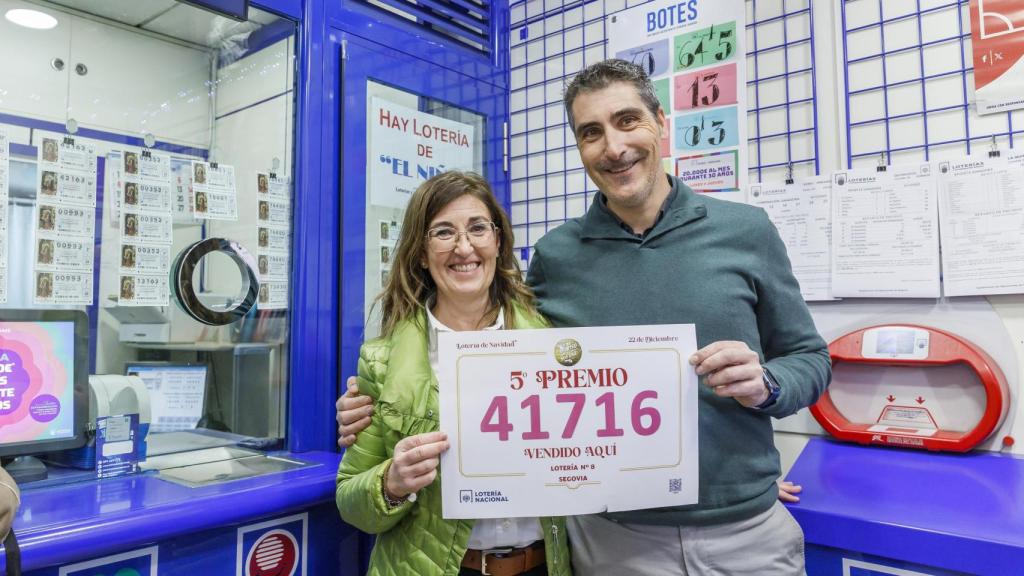 José Ramón, orgulloso de haber vendido una serie de un 5º premio en la Administración Nº 8 de Segovia