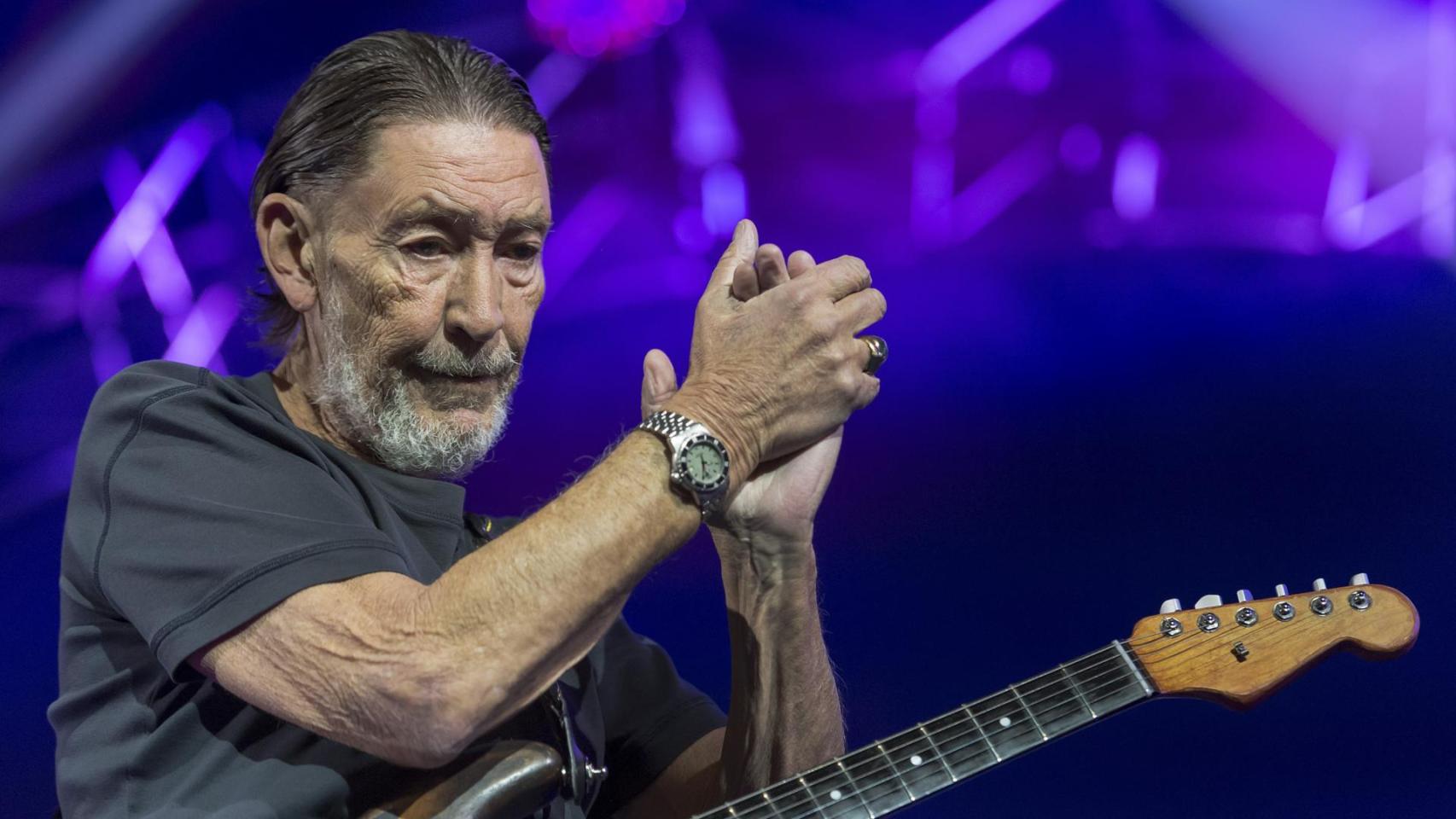 Chris Rea durante un concierto en 2017. Foto: EFE/EPA/Georgios Kefalas