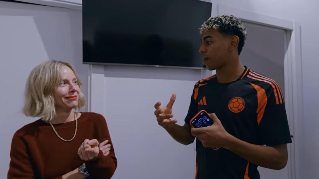 Lamine Yamal, durante el vídeo en el que enseña su vivienda.