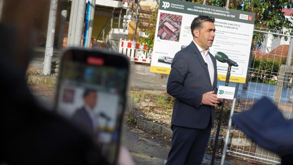 El presidente de la Deputación de Pontevedra, Luis López, en Vigo