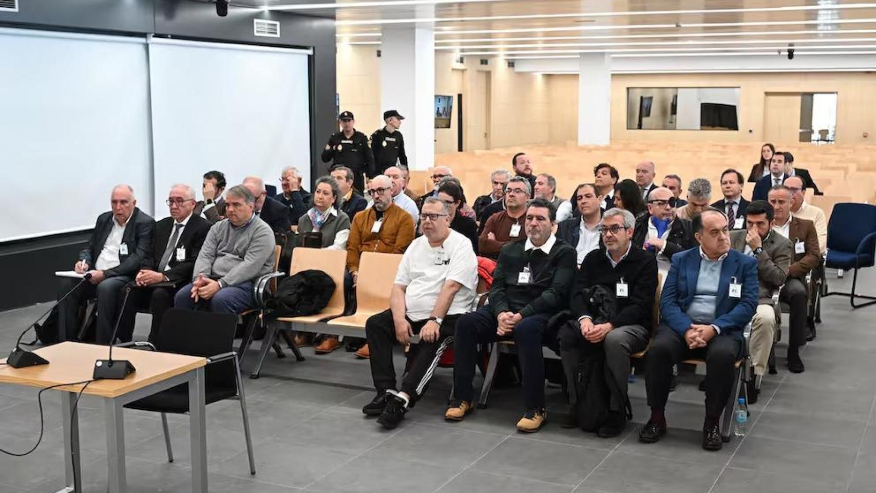 Los acusados en la pieza del 'caso Púnica' que afecta a la empresa Cofely, el pasado 7 de abril, día de arranque del juicio en la Audiencia Nacional.